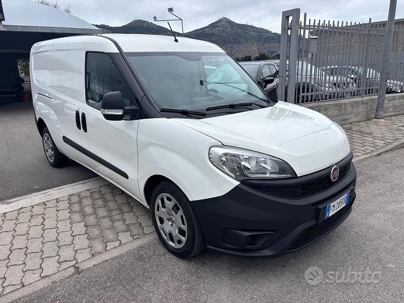 Usata Fiat Doblò 105 CV (77 kW) 2018 Bianco Monovolume