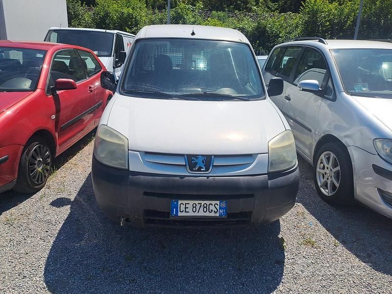 Bianco Usata 2003 Peugeot Expert Comfort Furgone | 1500 € - Immagine 1/4
