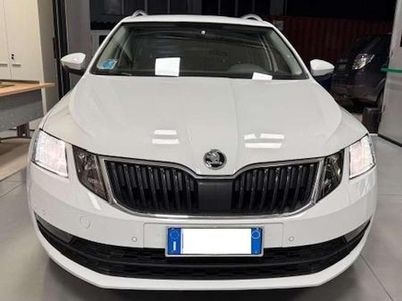Usata Skoda Octavia Ambition 131 CV (96 kW) 2019 Bianco Station wagon