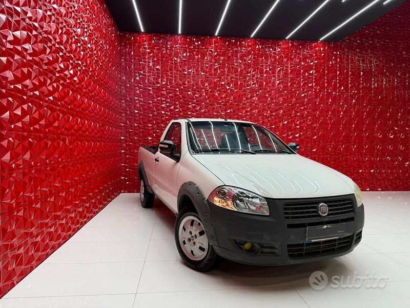 Usata Fiat Strada 95 CV (69 kW) 2013 Bianco Pick-up