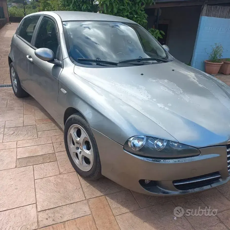 Usata Alfa Romeo 147 150 CV (110 kW) 2006 Utilitaria