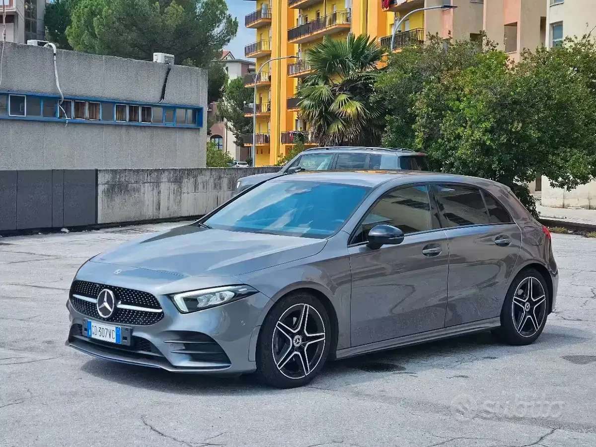 Usata Mercedes A180 Premium 2021 Grigio Berlina