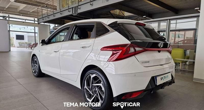 Usata Hyundai i20 101 CV (74 kW) 2023 Atlaswhite Monovolume