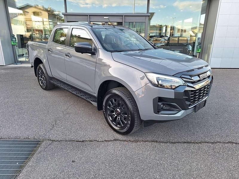 Nuova Isuzu D-Max 163 CV (119 kW) 2026 Kinabalu gray Pick-up