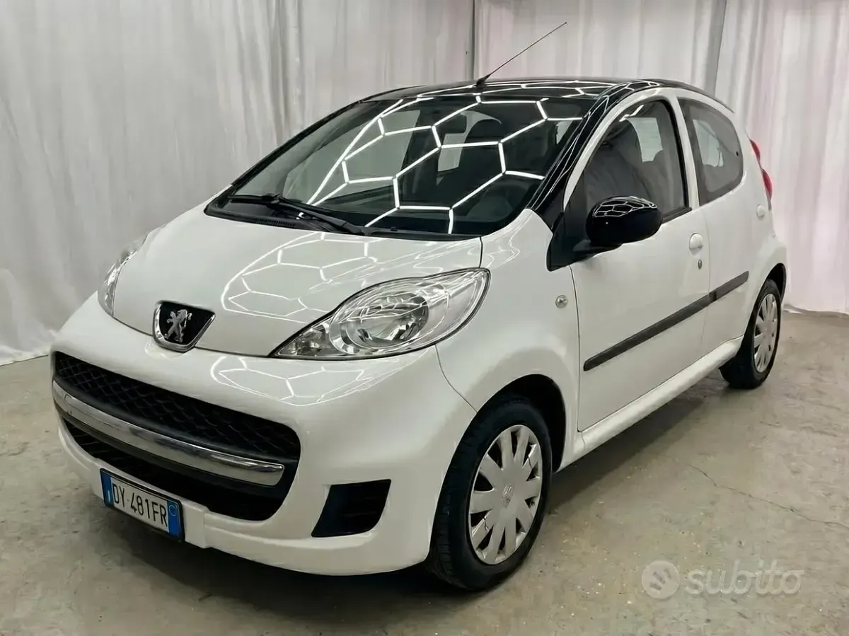 Usata Peugeot 107 68 CV (50 kW) 2009 Utilitaria