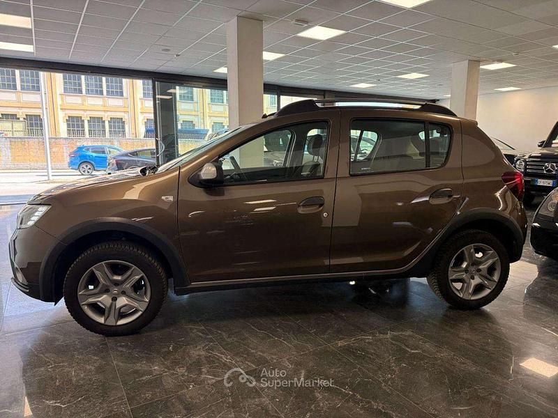Usata Dacia Sandero Stepway 101 CV (74 kW) 2020 Marrone Berlina