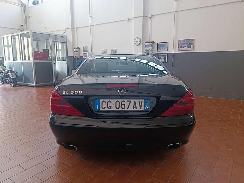 Usata Mercedes SL500 306 CV (225 kW) 2003 Nero Cabrio
