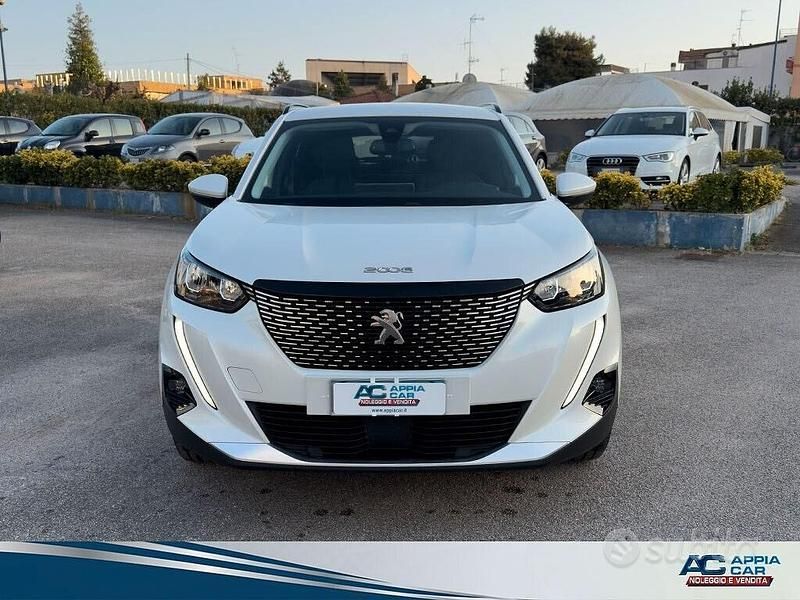 Usata Peugeot 2008 Allure 102 CV (75 kW) 2021 Bianco SUV