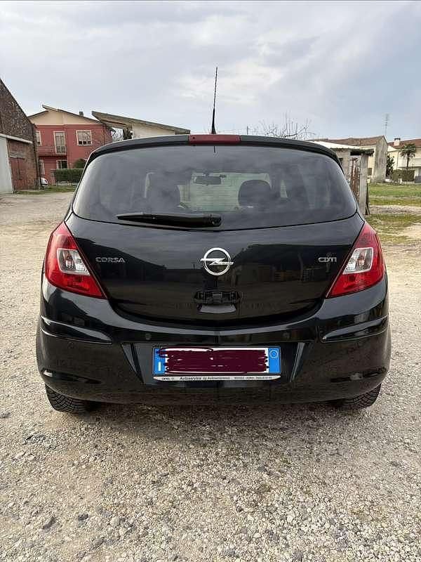 Usata Opel Corsa Edition 75 CV (55 kW) 2014 Utilitaria