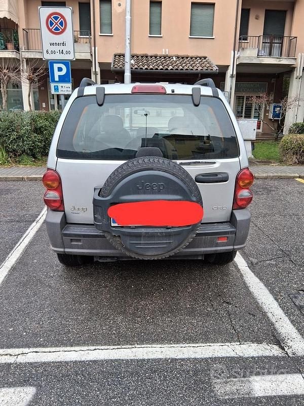 Usata Jeep Cherokee Sport 2005 Grigio SUV