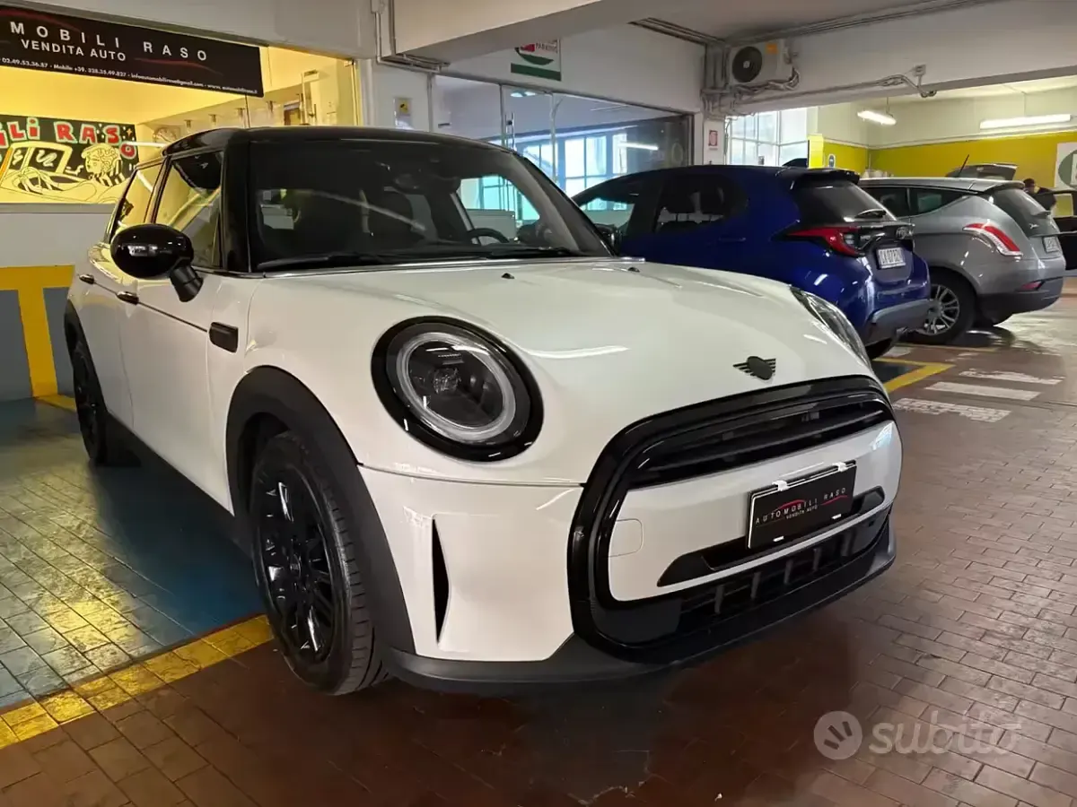 Usata Mini Cooper Essential 136 CV (100 kW) 2023 Perlato Utilitaria