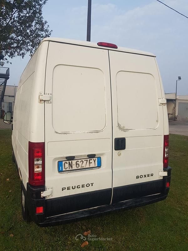 Usata Peugeot Boxer 101 CV (74 kW) 2004 Bianco Furgone