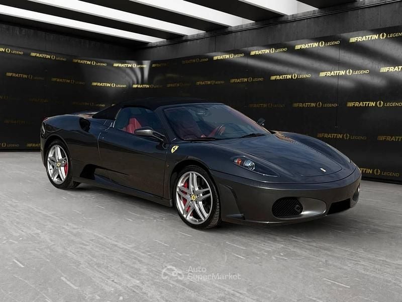 Begagnad Ferrari F430 489 HK (359 kW) 2007 Grå Cab