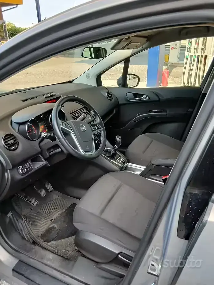 Usata Opel Meriva 110 CV (80 kW) 2011 Marrone Monovolume