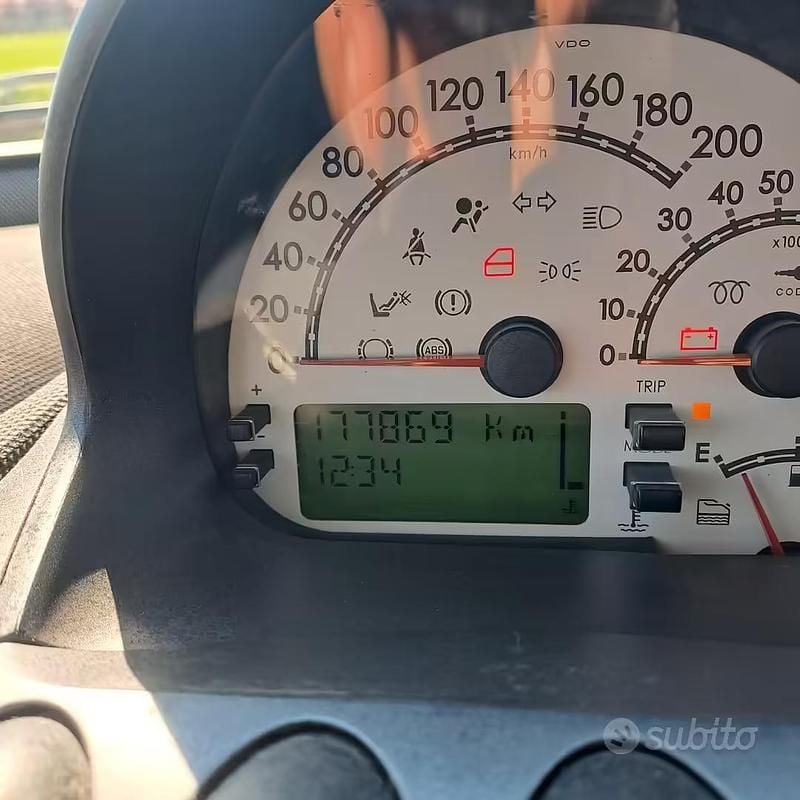 Usata Fiat Multipla 120 CV (88 kW) 2010 Grigio Monovolume