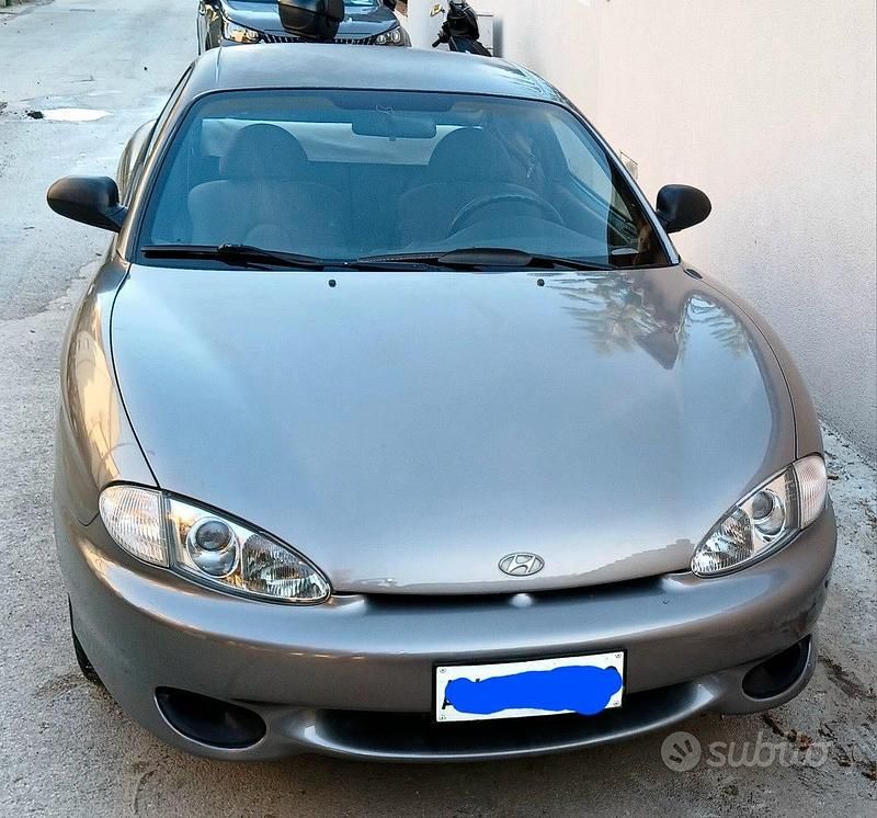 Usata Hyundai Coupé 114 CV (83 kW) 1997 Grigio Coupé