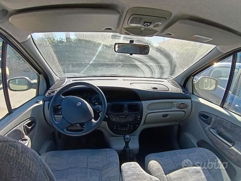 Usata Renault Scénic 2000 Verde Monovolume