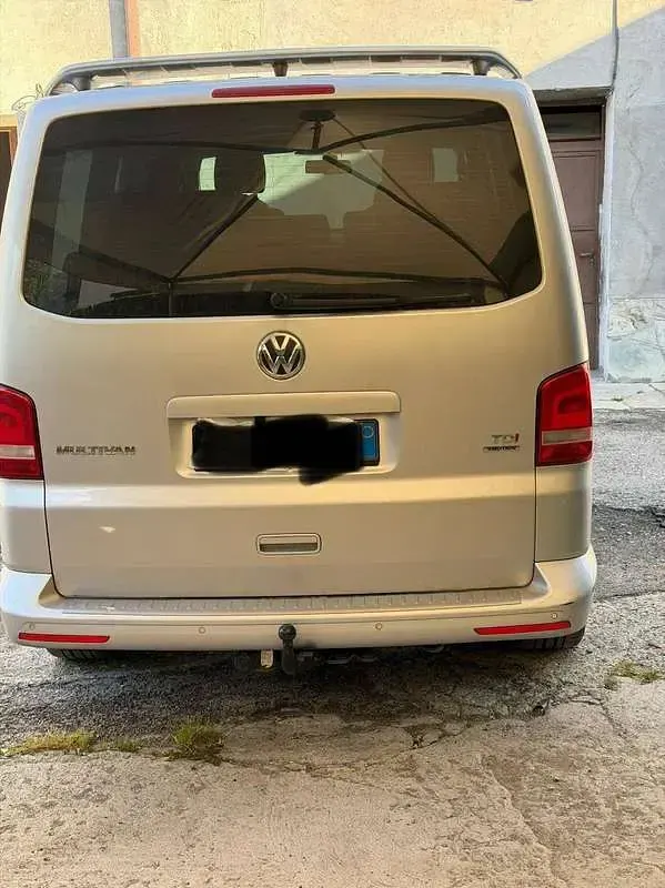 Usata VW Multivan Startline 140 CV (102 kW) 2015 Grigio Monovolume