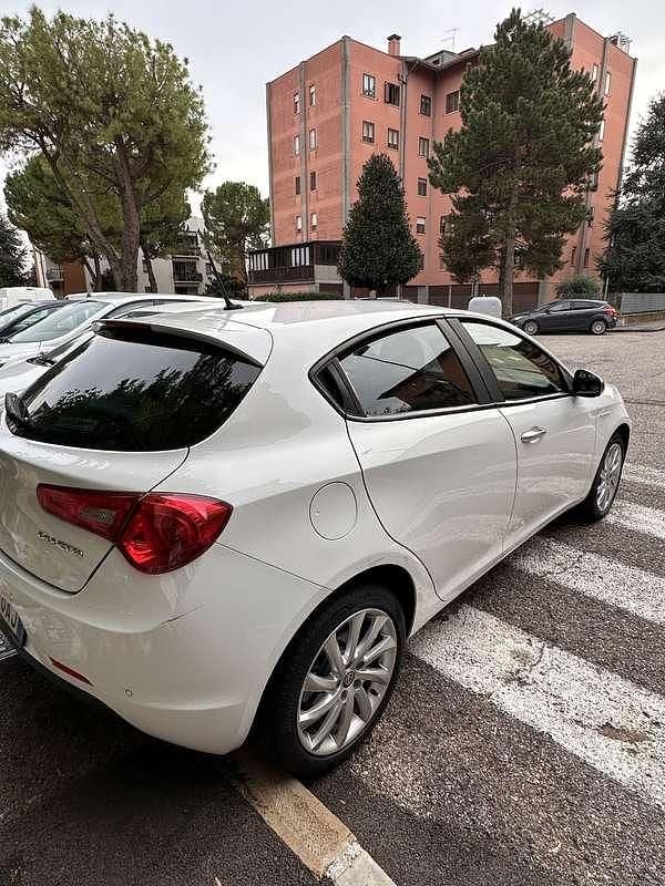Usata Alfa Romeo Giulietta Sprint 120 CV (88 kW) 2018 Berlina