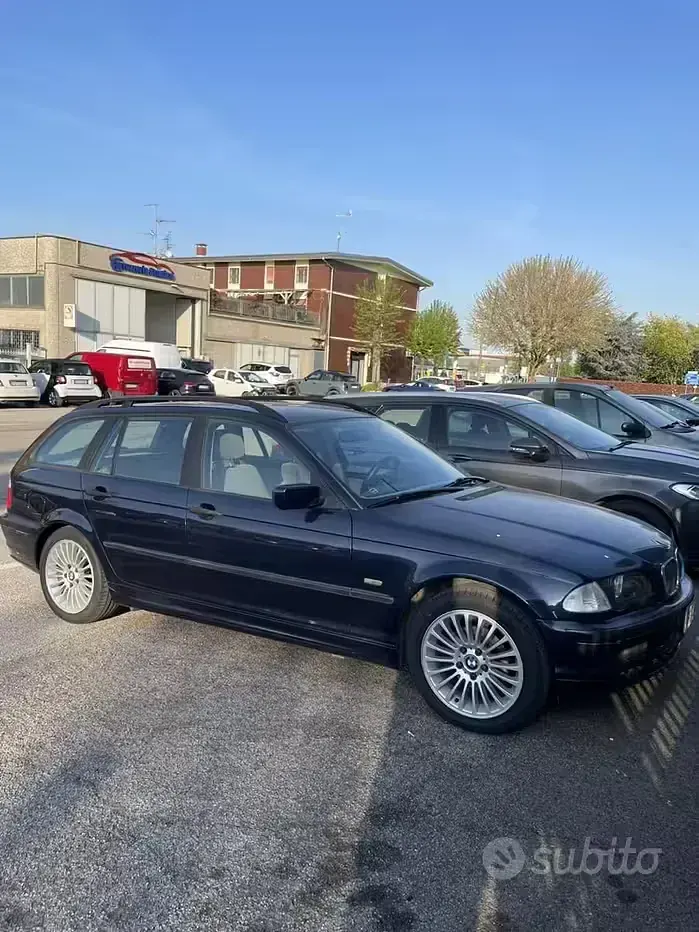Usata BMW 318 118 CV (86 kW) 2001 Bluazzurro Station wagon