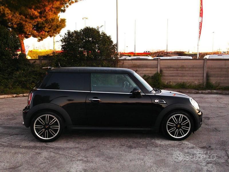 Usata Mini Cooper D 90 CV (66 kW) 2009 Nero Utilitaria