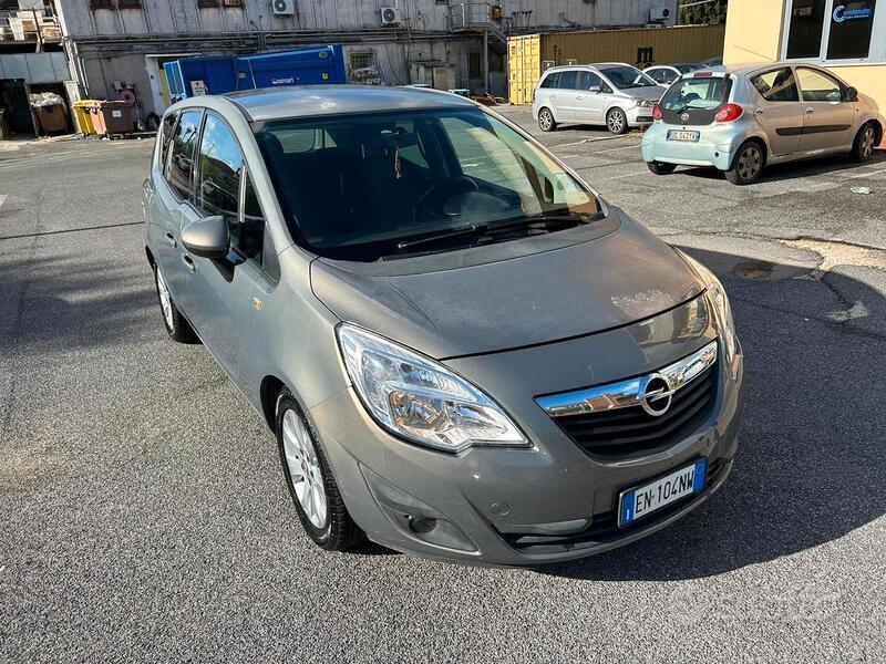 Usato 2012 Opel Meriva 1.2 Diesel 95 CV (2.600 €)