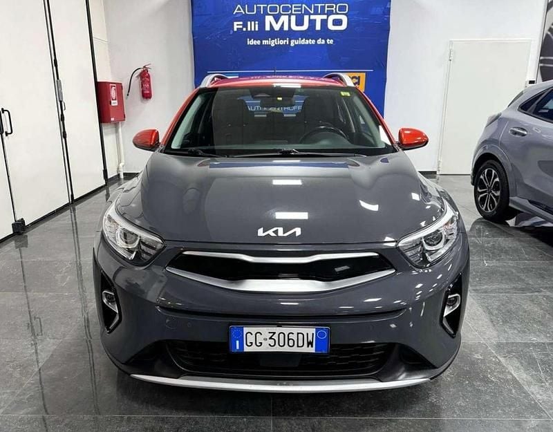 Usata Kia Stonic Style 84 CV (61 kW) 2022 Astro grey SUV