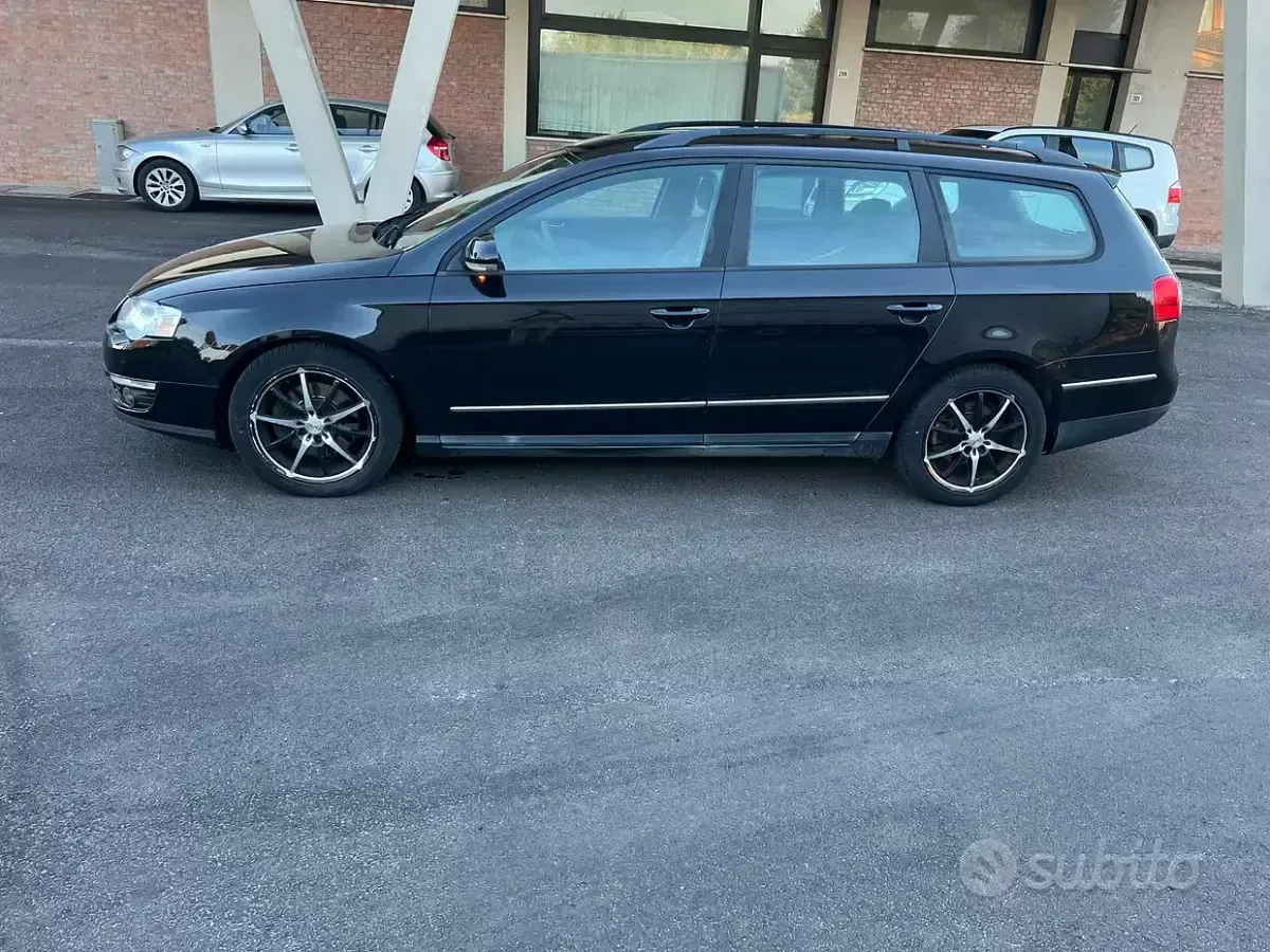 Usata VW Passat Highline 105 CV (77 kW) 2008 Nero Station wagon