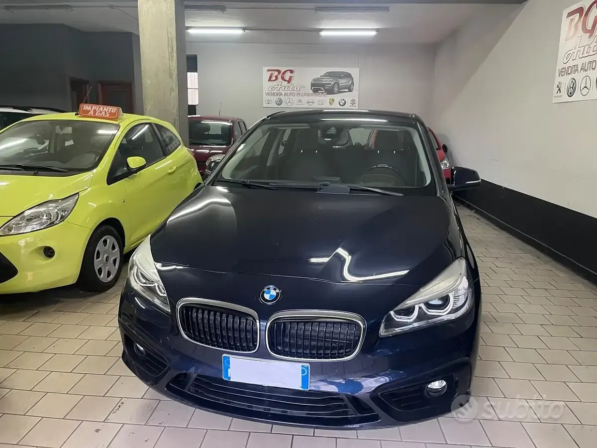 Usata BMW 218 Luxury Line 150 CV (110 kW) 2015 Bluazzurro Station wagon