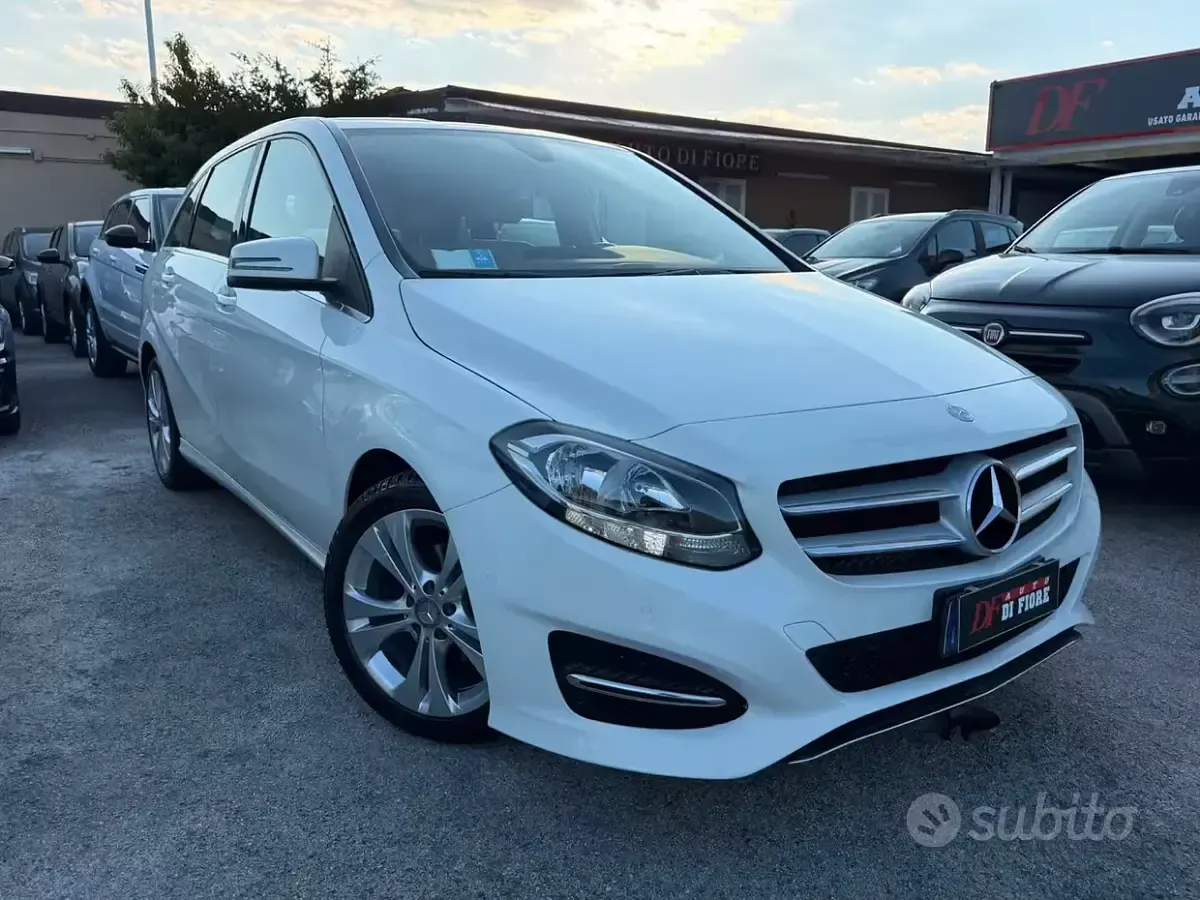 Usata Mercedes B180 109 CV (80 kW) 2015 Bianco Utilitaria