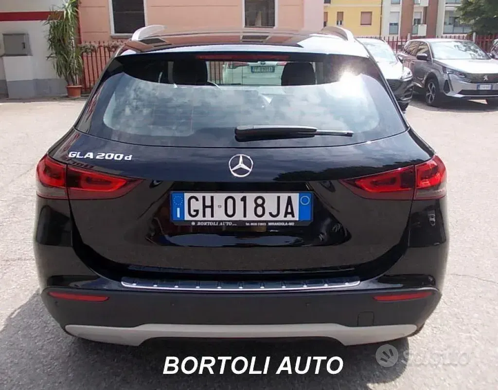 Usata Mercedes GLA200 Business 150 CV (110 kW) 2021 Nero SUV