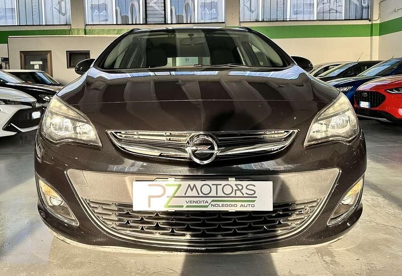Gebraucht Opel Astra 110 PS (80 kW) 2013 Schwarz Kombi