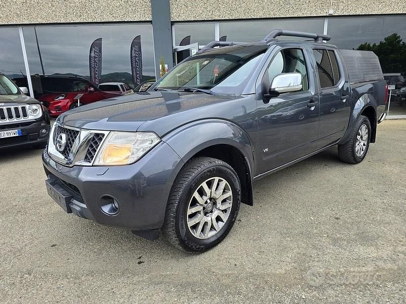 Second-hand Nissan Navara 231 CP (169 kW) 2010 Pickup