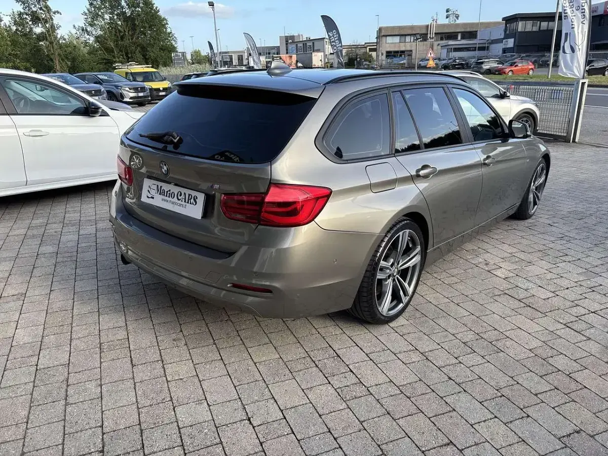 Gebraucht BMW 318 150 PS (110 kW) 2019 Grau Kombi