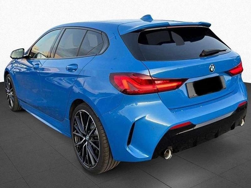 Usata BMW 120 Sport Line 178 CV (130 kW) 2022 Blu/azzurro Utilitaria