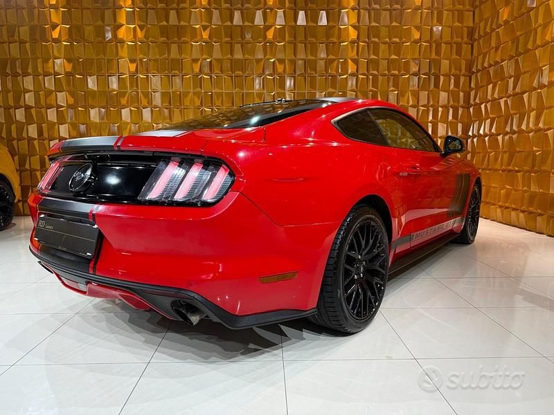 Usata Ford Mustang Fastback 317 CV (233 kW) 2017 Rosso Coupé