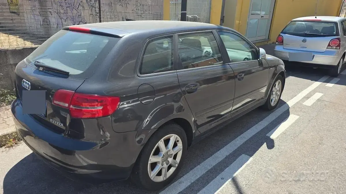 Usata Audi A3 105 CV (77 kW) 2012 Nero Utilitaria