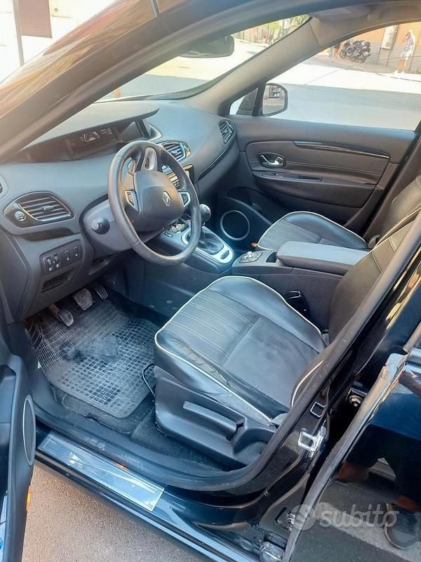 Usata Renault Scénic III 110 CV (80 kW) 2012 Nero Monovolume