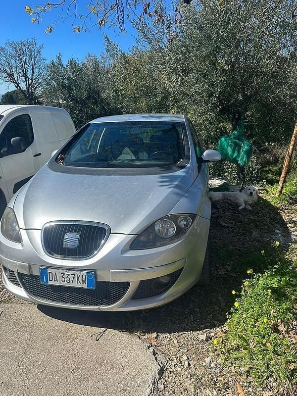 Usata Seat Altea 2005 Grigio Monovolume