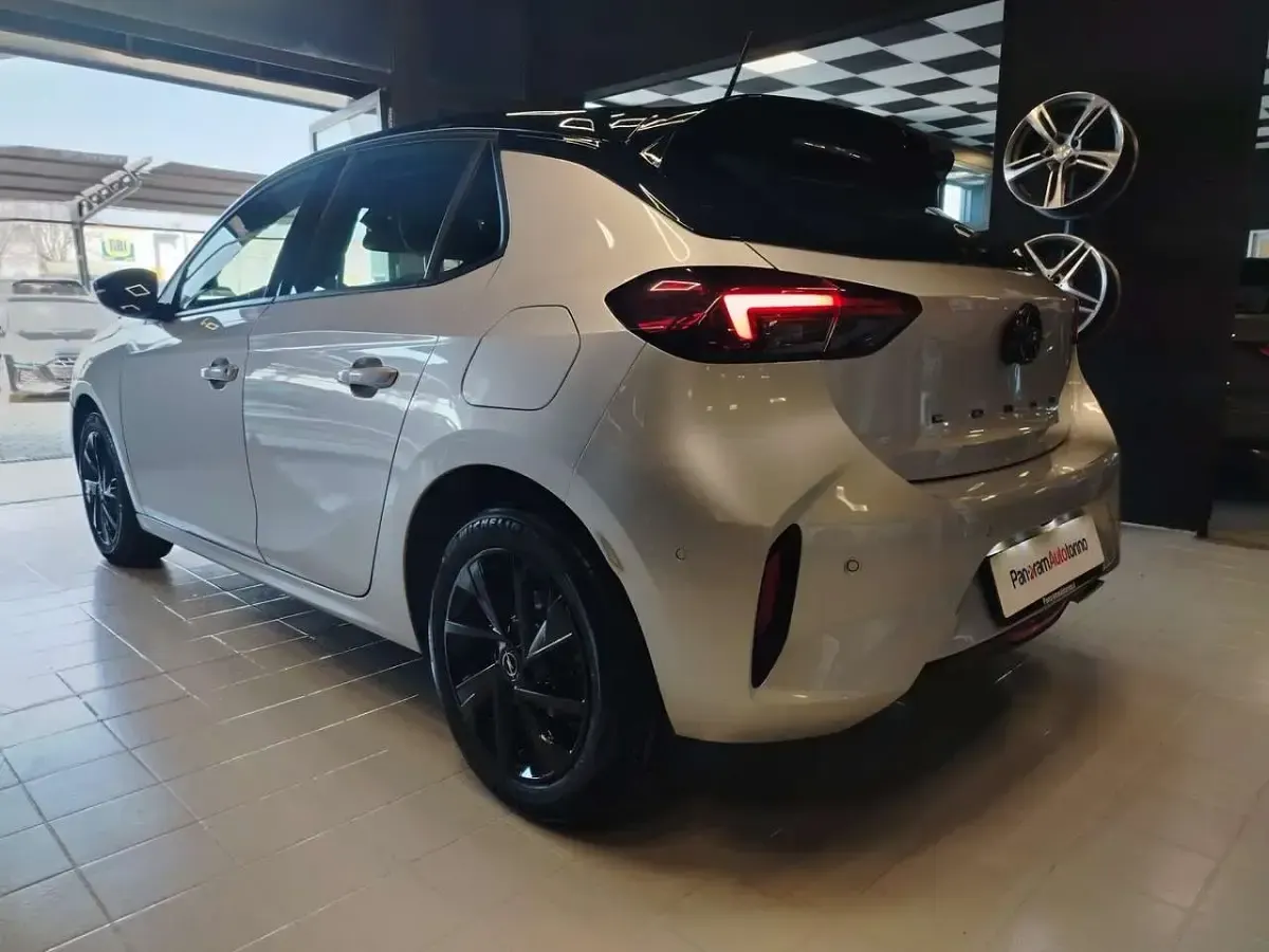 Usata Opel Corsa 101 CV (74 kW) 2025 Nero Utilitaria