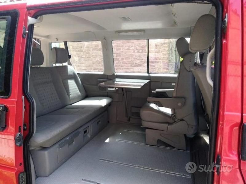 Usata VW Multivan 2001 Rosso Furgone