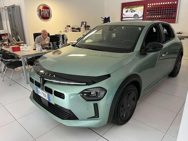 Nuova Lancia Ypsilon 101 CV (74 kW) 2025 Verde Utilitaria