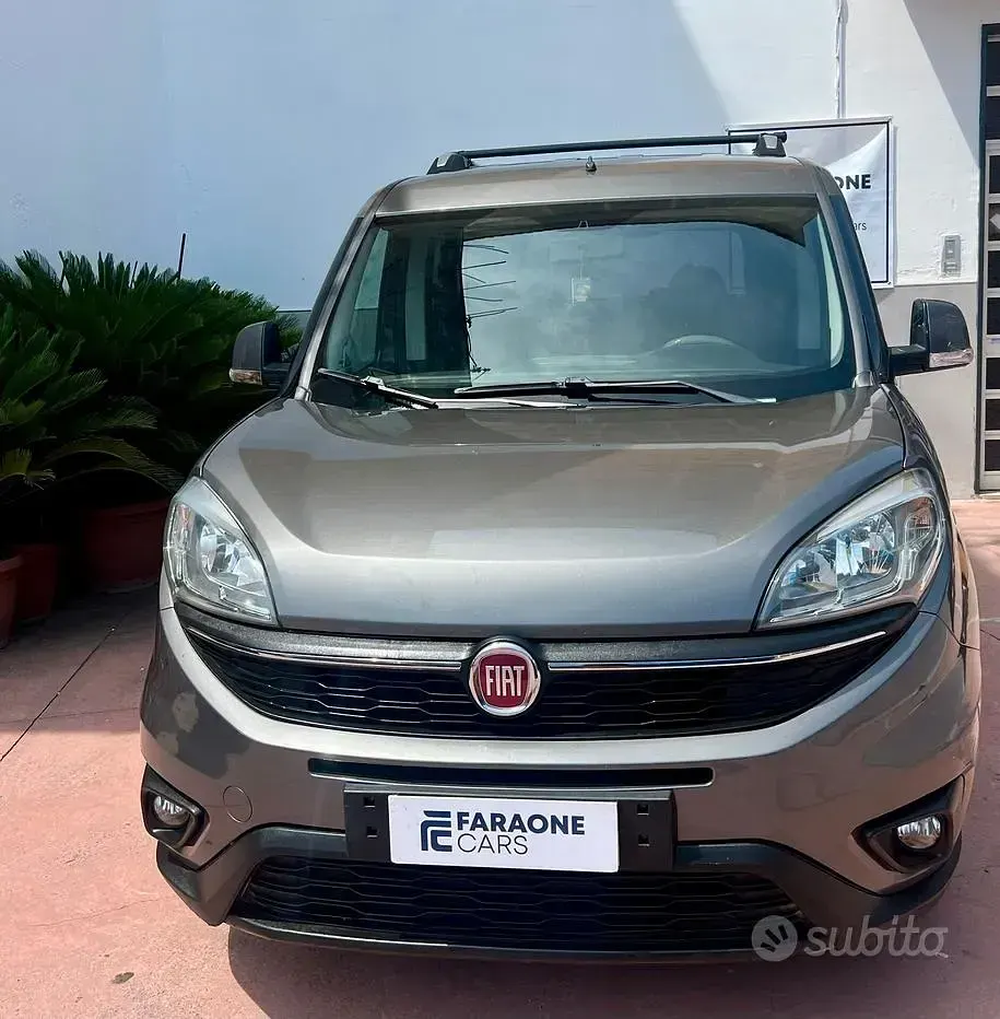Usata Fiat Doblò Lounge 120 CV (88 kW) 2015 Grigio Monovolume