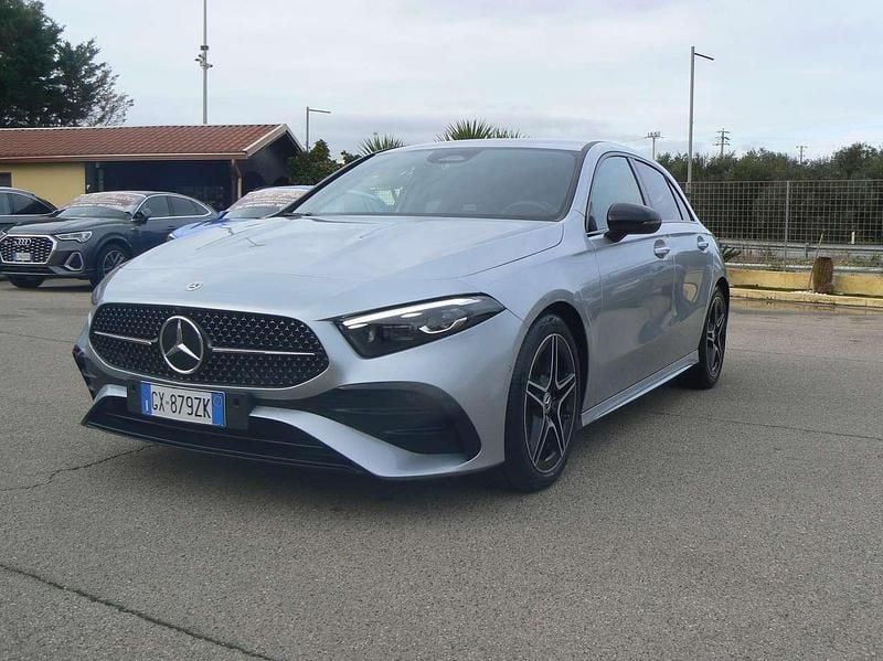 Usata Mercedes A180 AMG Line Premium 116 CV (85 kW) 2025 Argento Berlina