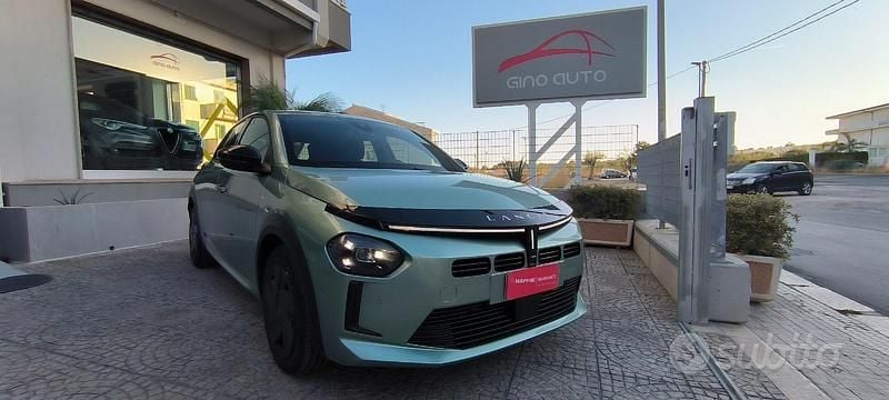 Nuova Lancia Ypsilon 100 CV (73 kW) 2025 Verde Utilitaria