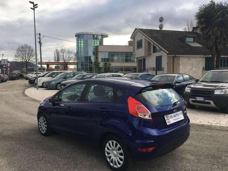 Blu/azzurro Usata 2017 Ford Fiesta Business Edition Berlina | 9300 € (Ottimo prezzo) - Immagine 1/4
