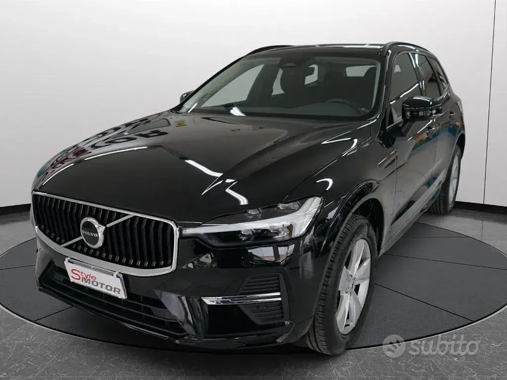 Usado Volvo XC60 Momentum 197 CV (144 kW) 2022 Negro SUV
