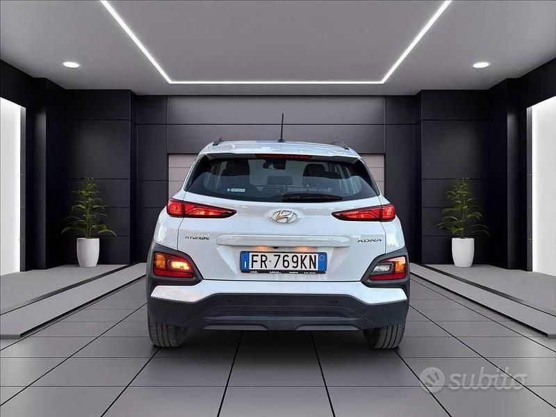 Usata Hyundai Kona Style 120 CV (88 kW) 2018 Bianco SUV