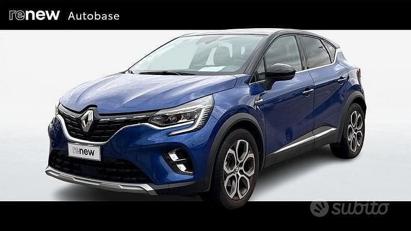 Usata Renault Captur Techno 145 CV (106 kW) 2022 Blu scuro SUV
