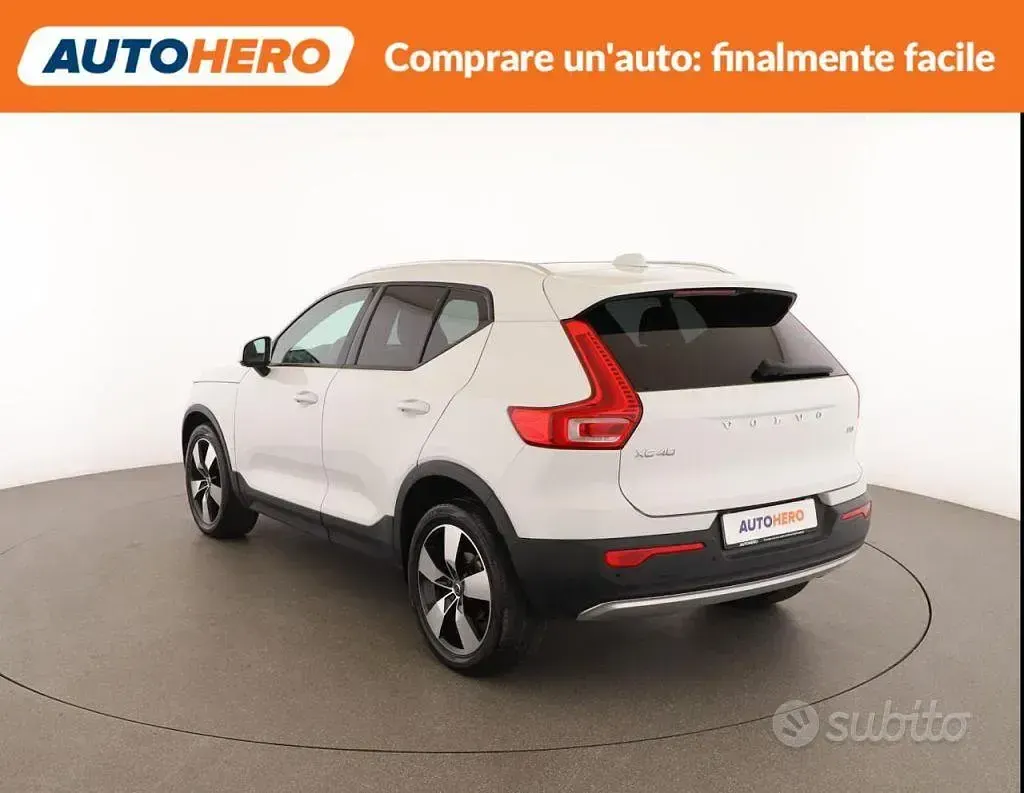 Usata Volvo XC40 Momentum 150 CV (110 kW) 2019 Bianco SUV